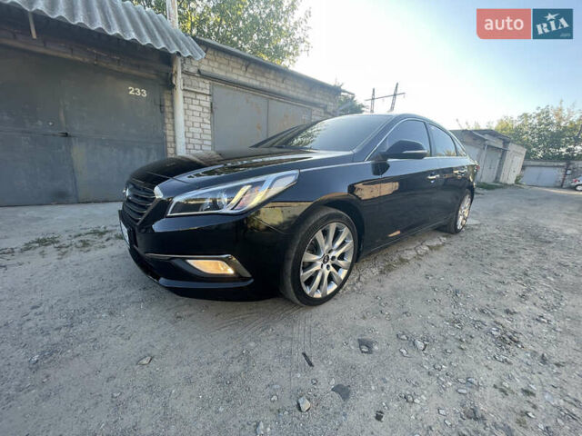 Черный Хендай Соната, объемом двигателя 2 л и пробегом 216 тыс. км за 15555 $, фото 1 на Automoto.ua