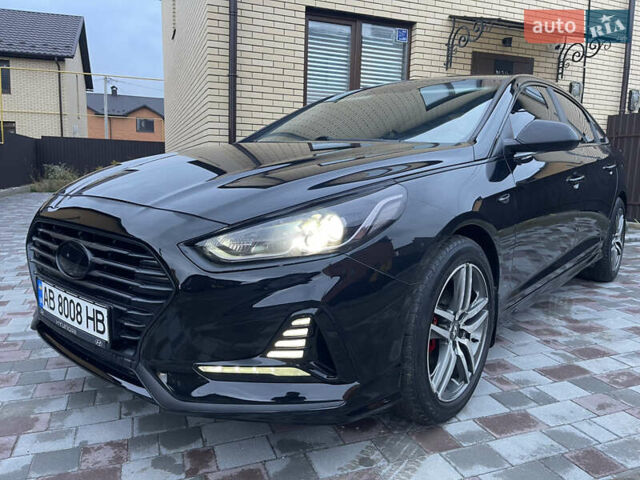 Чорний Хендай Соната, об'ємом двигуна 2 л та пробігом 240 тис. км за 14500 $, фото 1 на Automoto.ua