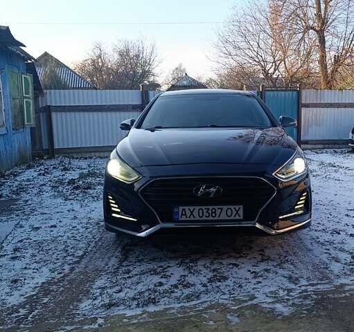 Черный Хендай Соната, объемом двигателя 2.36 л и пробегом 97 тыс. км за 13500 $, фото 1 на Automoto.ua