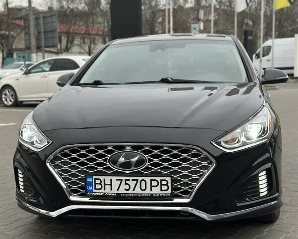 Чорний Хендай Соната, об'ємом двигуна 2.4 л та пробігом 85 тис. км за 16700 $, фото 1 на Automoto.ua