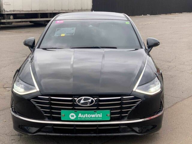 Черный Хендай Соната, объемом двигателя 2 л и пробегом 145 тыс. км за 15600 $, фото 1 на Automoto.ua