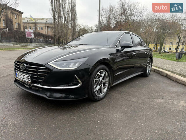 Черный Хендай Соната, объемом двигателя 2 л и пробегом 164 тыс. км за 20000 $, фото 1 на Automoto.ua