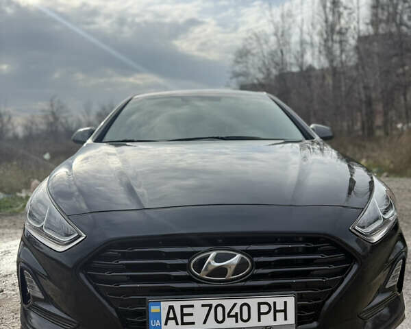 Черный Хендай Соната, объемом двигателя 2.4 л и пробегом 56 тыс. км за 14500 $, фото 1 на Automoto.ua