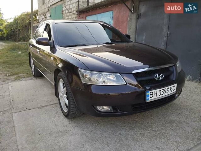 Фиолетовый Хендай Соната, объемом двигателя 2.36 л и пробегом 311 тыс. км за 6500 $, фото 1 на Automoto.ua