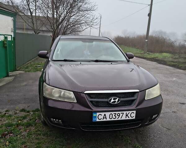 Коричневий Хендай Соната, об'ємом двигуна 2.36 л та пробігом 275 тис. км за 4800 $, фото 1 на Automoto.ua