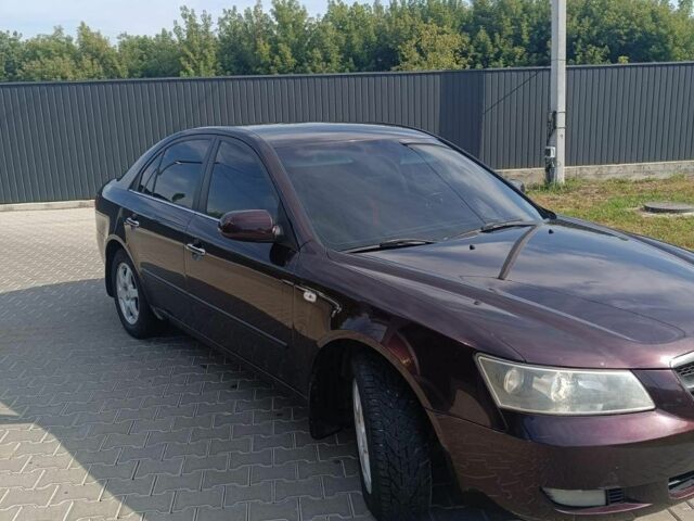 Коричневый Хендай Соната, объемом двигателя 2 л и пробегом 180 тыс. км за 5400 $, фото 1 на Automoto.ua