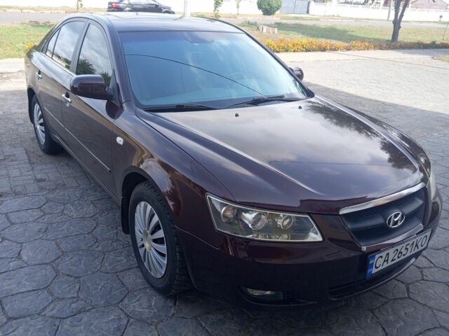 Коричневий Хендай Соната, об'ємом двигуна 3 л та пробігом 407 тис. км за 4500 $, фото 1 на Automoto.ua