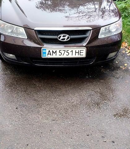 Коричневый Хендай Соната, объемом двигателя 2 л и пробегом 0 тыс. км за 4000 $, фото 1 на Automoto.ua