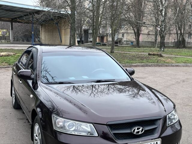 Коричневий Хендай Соната, об'ємом двигуна 2 л та пробігом 219 тис. км за 6400 $, фото 1 на Automoto.ua