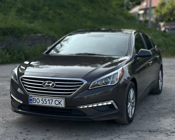 Коричневий Хендай Соната, об'ємом двигуна 2.36 л та пробігом 213 тис. км за 9999 $, фото 1 на Automoto.ua