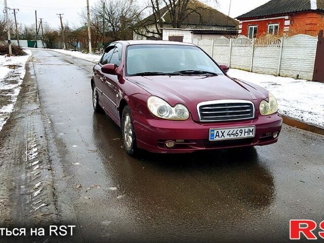 Красный Хендай Соната, объемом двигателя 2 л и пробегом 340 тыс. км за 2700 $, фото 1 на Automoto.ua