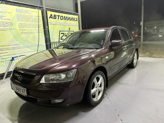 Червоний Хендай Соната, об'ємом двигуна 2.4 л та пробігом 133 тис. км за 8500 $, фото 1 на Automoto.ua