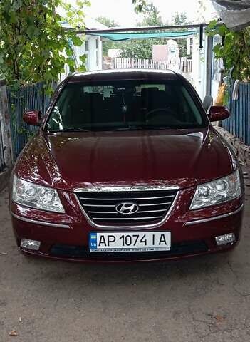 Красный Хендай Соната, объемом двигателя 2 л и пробегом 258 тыс. км за 7000 $, фото 1 на Automoto.ua