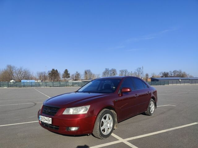 Красный Хендай Соната, объемом двигателя 2 л и пробегом 304 тыс. км за 6200 $, фото 1 на Automoto.ua