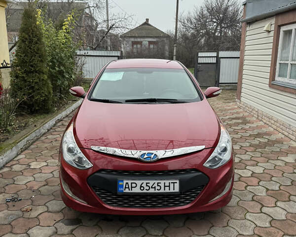 Красный Хендай Соната, объемом двигателя 2.5 л и пробегом 180 тыс. км за 8500 $, фото 1 на Automoto.ua