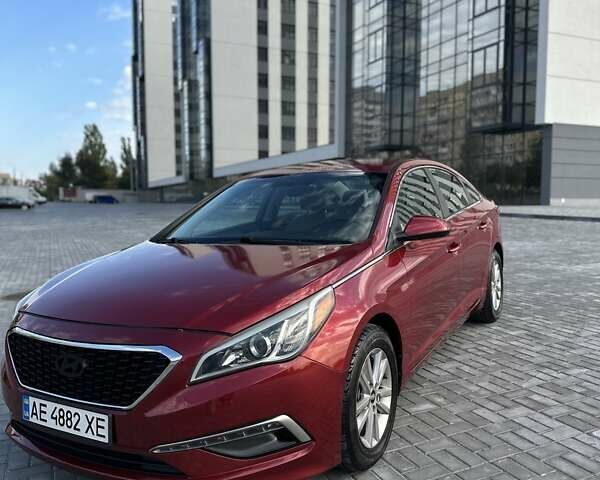 Красный Хендай Соната, объемом двигателя 2.36 л и пробегом 130 тыс. км за 10500 $, фото 1 на Automoto.ua