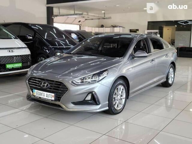 Хендай Соната, об'ємом двигуна 2 л та пробігом 215 тис. км за 15000 $, фото 1 на Automoto.ua