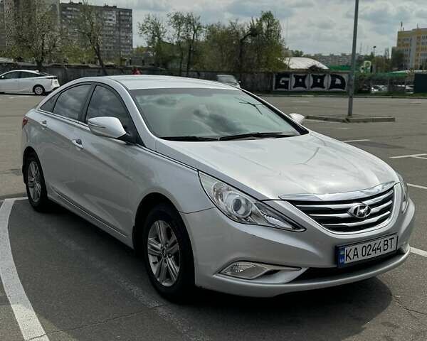 Хендай Соната, об'ємом двигуна 2 л та пробігом 293 тис. км за 8400 $, фото 1 на Automoto.ua