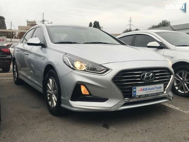 Хендай Соната 2017 у Києві на Automoto.ua Хендай Соната, об'ємом двигуна 2 л та пробігом 304 тис. км за 11990 $, фото 1 на Automoto.ua
