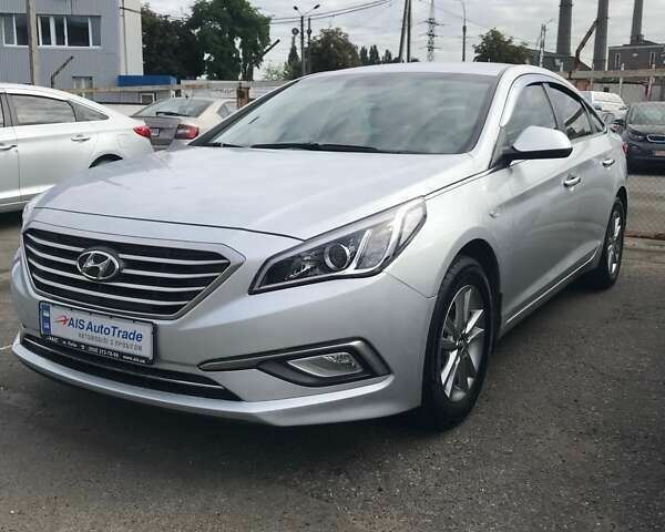 Хендай Соната 2017 у Києві на Automoto.ua Хендай Соната, об'ємом двигуна 2 л та пробігом 352 тис. км за 10490 $, фото 1 на Automoto.ua