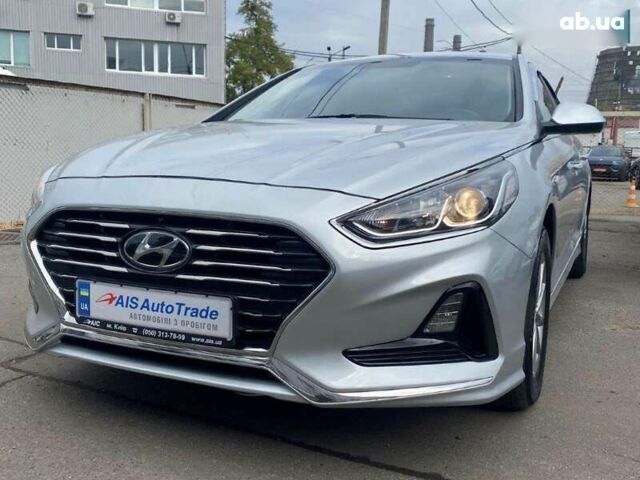 Хендай Соната, объемом двигателя 2 л и пробегом 388 тыс. км за 11490 $, фото 1 на Automoto.ua