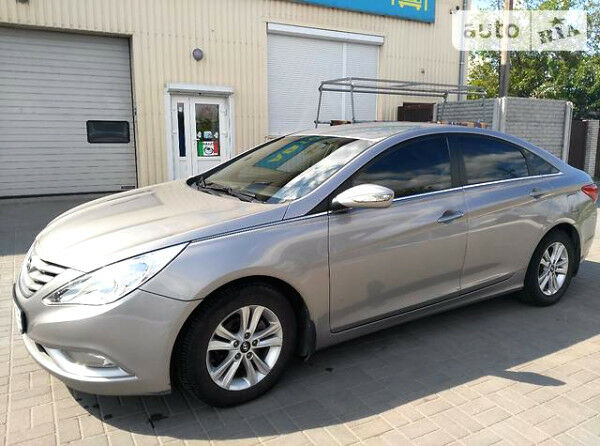 Хендай Соната, об'ємом двигуна 2 л та пробігом 89 тис. км за 13500 $, фото 1 на Automoto.ua