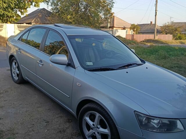 Хендай Соната 2006 в Славянске на Automoto.ua Серый Хендай Соната, объемом двигателя 2 л и пробегом 2 тыс. км за 3400 $, фото 1 на Automoto.ua
