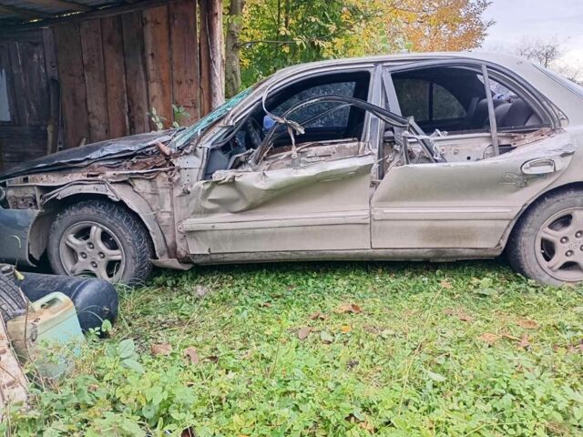 Сірий Хендай Соната, об'ємом двигуна 2 л та пробігом 187 тис. км за 1100 $, фото 1 на Automoto.ua