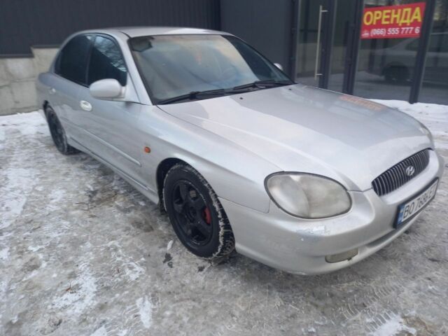 Серый Хендай Соната, объемом двигателя 2 л и пробегом 415 тыс. км за 1900 $, фото 1 на Automoto.ua