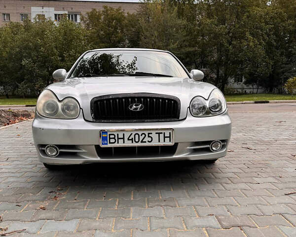 Серый Хендай Соната, объемом двигателя 2 л и пробегом 136 тыс. км за 4000 $, фото 1 на Automoto.ua