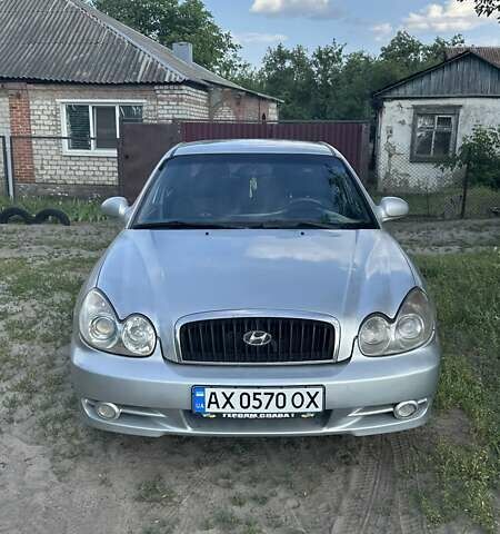 Сірий Хендай Соната, об'ємом двигуна 2 л та пробігом 230 тис. км за 2800 $, фото 1 на Automoto.ua