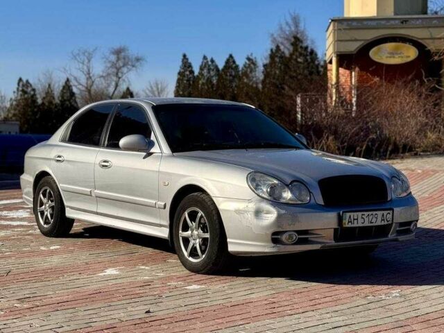 Серый Хендай Соната, объемом двигателя 2 л и пробегом 250 тыс. км за 1750 $, фото 1 на Automoto.ua