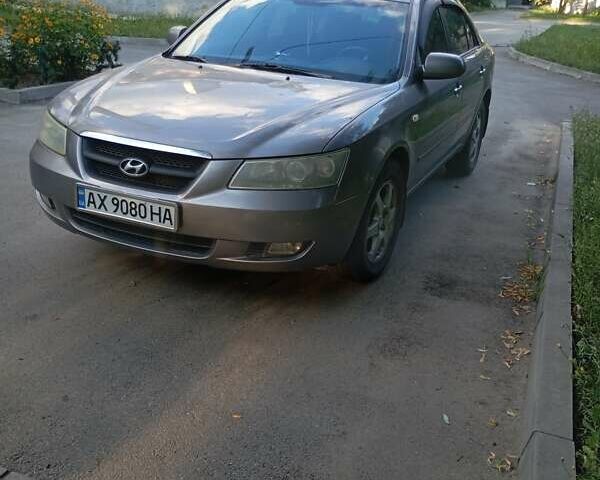 Серый Хендай Соната, объемом двигателя 2.4 л и пробегом 193 тыс. км за 5000 $, фото 1 на Automoto.ua