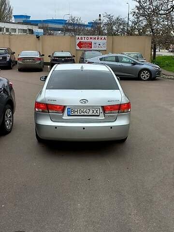 Хендай Соната 2006 в Одессе на Automoto.ua Серый Хендай Соната, объемом двигателя 2 л и пробегом 290 тыс. км за 5900 $, фото 1 на Automoto.ua