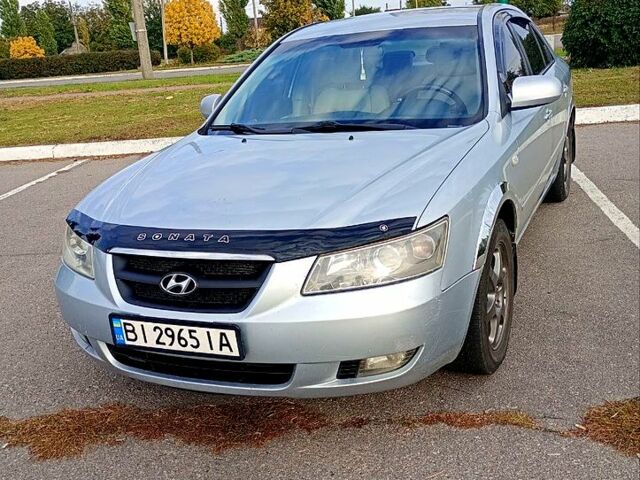 Серый Хендай Соната, объемом двигателя 2.4 л и пробегом 275 тыс. км за 5300 $, фото 1 на Automoto.ua