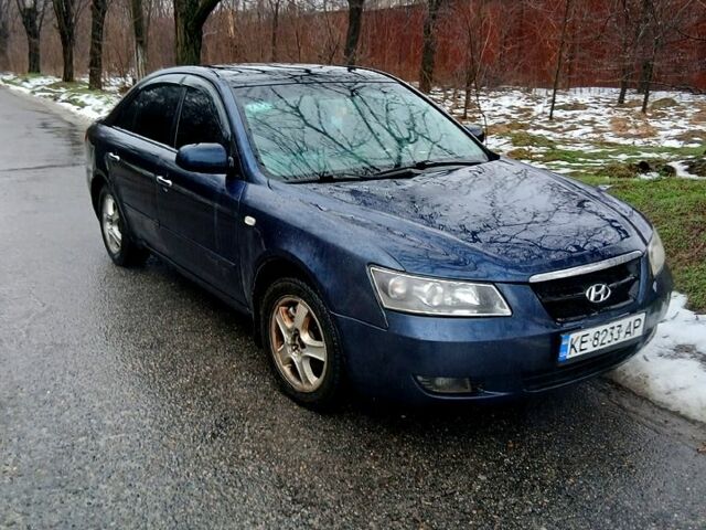 Серый Хендай Соната, объемом двигателя 2 л и пробегом 25200 тыс. км за 3200 $, фото 1 на Automoto.ua