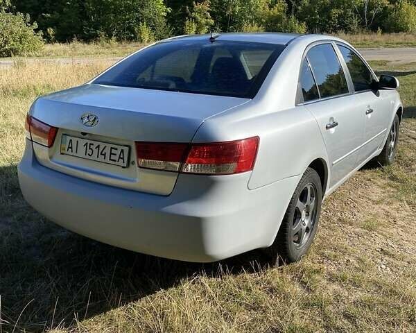 Сірий Хендай Соната, об'ємом двигуна 2 л та пробігом 270 тис. км за 4000 $, фото 1 на Automoto.ua
