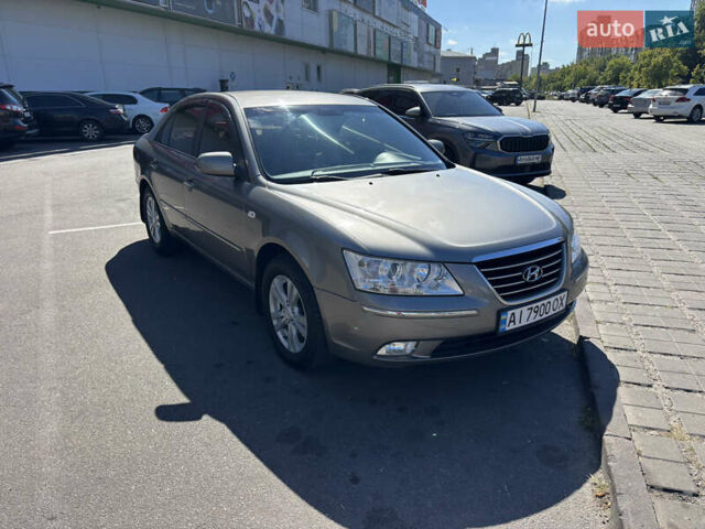 Серый Хендай Соната, объемом двигателя 2 л и пробегом 207 тыс. км за 6700 $, фото 1 на Automoto.ua