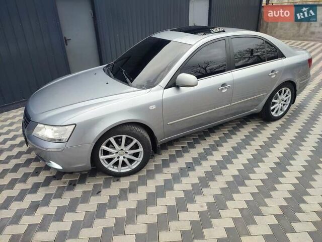 Сірий Хендай Соната, об'ємом двигуна 3.34 л та пробігом 280 тис. км за 7000 $, фото 1 на Automoto.ua