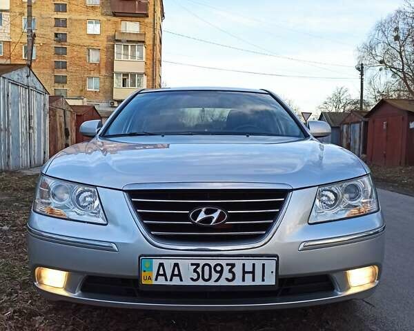 Серый Хендай Соната, объемом двигателя 2 л и пробегом 177 тыс. км за 7100 $, фото 1 на Automoto.ua