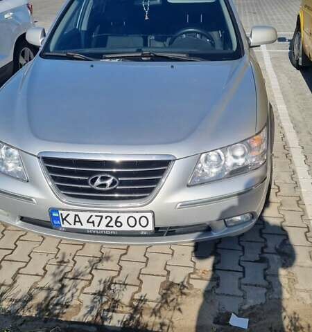 Сірий Хендай Соната, об'ємом двигуна 2 л та пробігом 300 тис. км за 4000 $, фото 1 на Automoto.ua