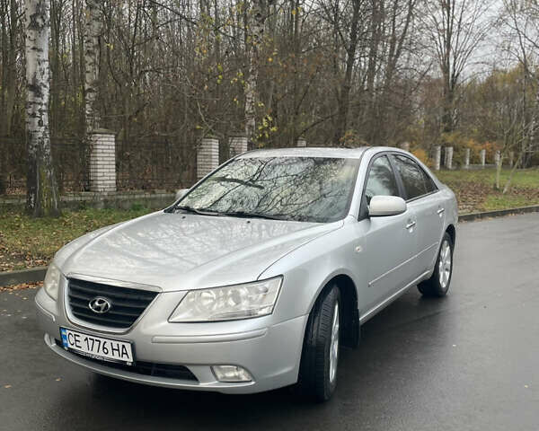 Серый Хендай Соната, объемом двигателя 2.36 л и пробегом 246 тыс. км за 6650 $, фото 1 на Automoto.ua