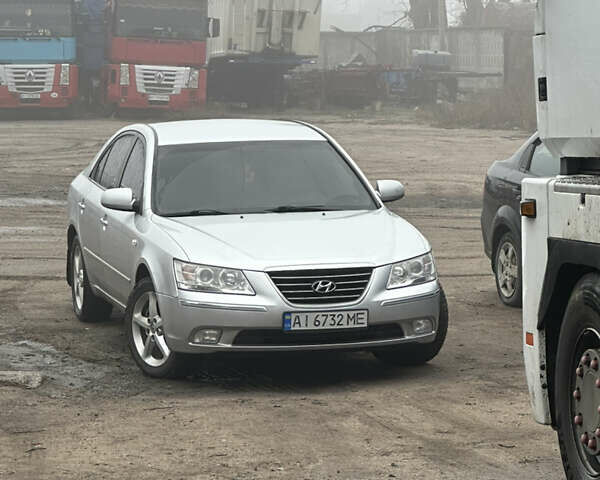 Серый Хендай Соната, объемом двигателя 2 л и пробегом 273 тыс. км за 6300 $, фото 1 на Automoto.ua