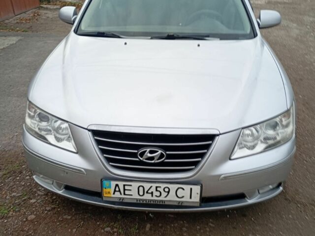 Сірий Хендай Соната, об'ємом двигуна 2 л та пробігом 350 тис. км за 4700 $, фото 1 на Automoto.ua