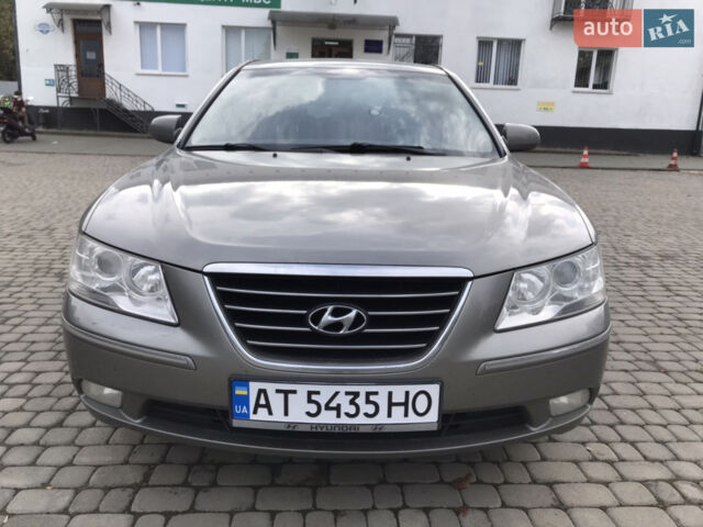 Серый Хендай Соната, объемом двигателя 2 л и пробегом 260 тыс. км за 5800 $, фото 1 на Automoto.ua