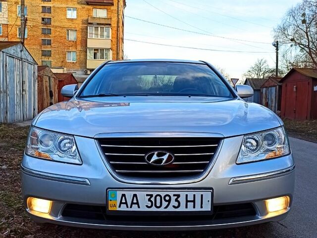 Серый Хендай Соната, объемом двигателя 2 л и пробегом 178 тыс. км за 7100 $, фото 1 на Automoto.ua