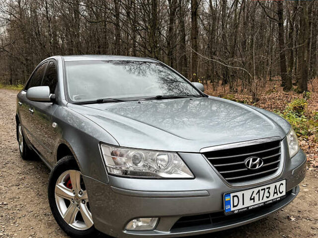 Серый Хендай Соната, объемом двигателя 2 л и пробегом 234 тыс. км за 5500 $, фото 1 на Automoto.ua