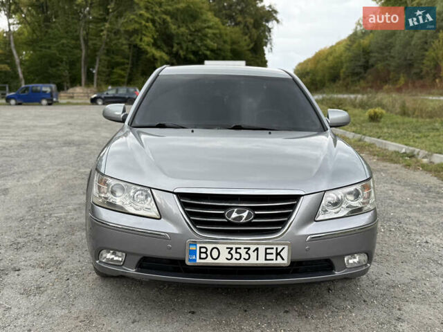 Серый Хендай Соната, объемом двигателя 2 л и пробегом 175 тыс. км за 7600 $, фото 1 на Automoto.ua