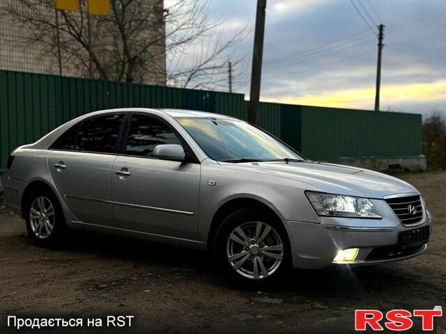 Сірий Хендай Соната, об'ємом двигуна 2 л та пробігом 180 тис. км за 5700 $, фото 1 на Automoto.ua