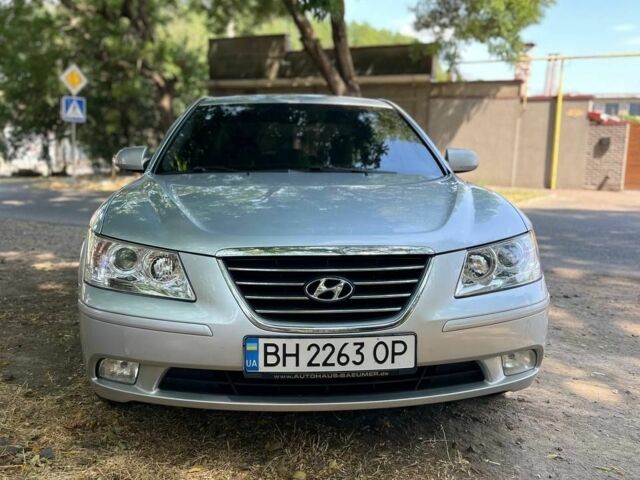 Серый Хендай Соната, объемом двигателя 2 л и пробегом 196 тыс. км за 6600 $, фото 1 на Automoto.ua